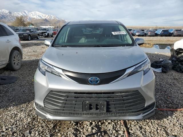 2021 Toyota Sienna LE