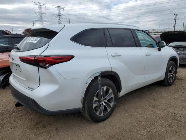 2022 Toyota Highlander XLE