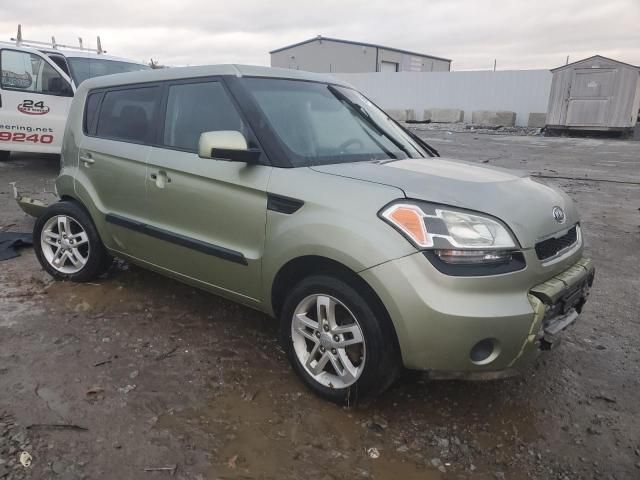 2011 KIA Soul +