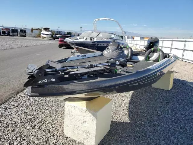 2014 Basstracker Boat