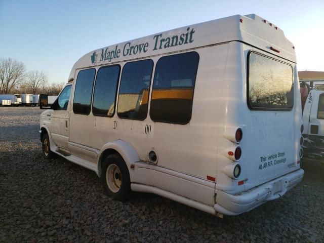 2010 Ford Econoline E350 Super Duty Cutaway Van