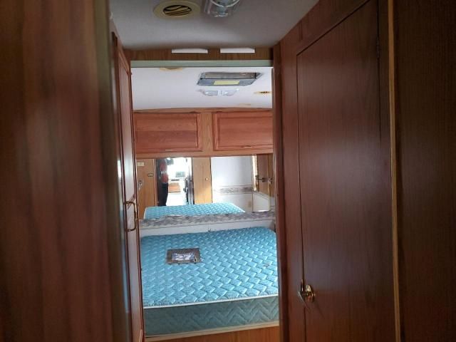 1999 Winnebago 1999 Freightliner Chassis X Line Motor Home