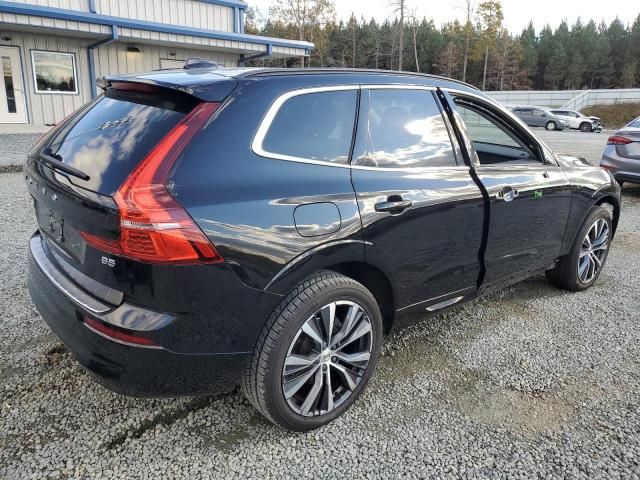 2022 Volvo XC60 B5 Momentum