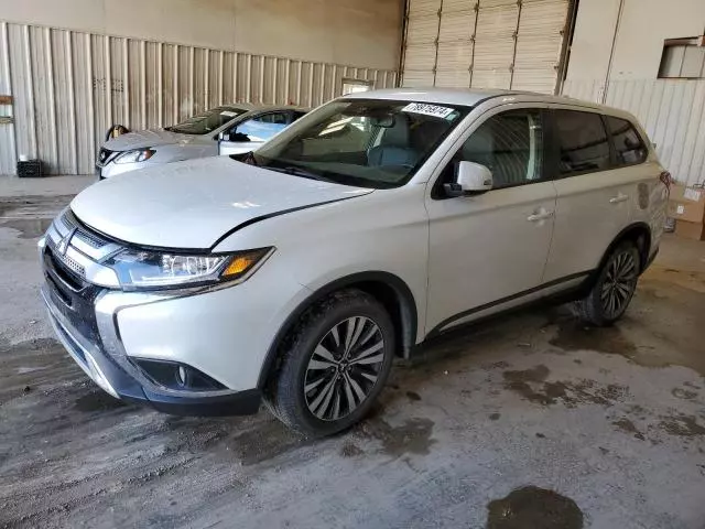 2020 Mitsubishi Outlander SE