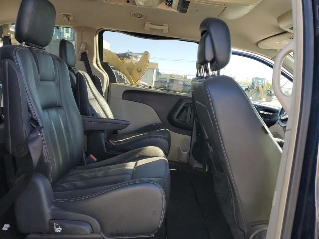 2014 Chrysler Town & Country Touring