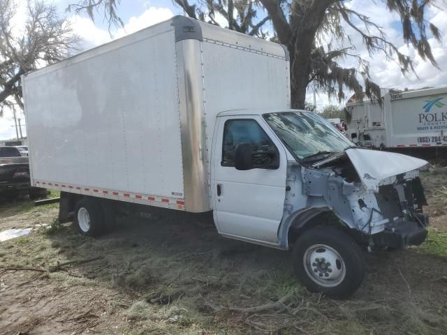 2024 Ford Econoline E450 Super Duty Cutaway Van