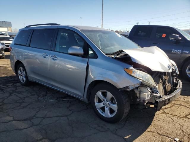 2016 Toyota Sienna LE