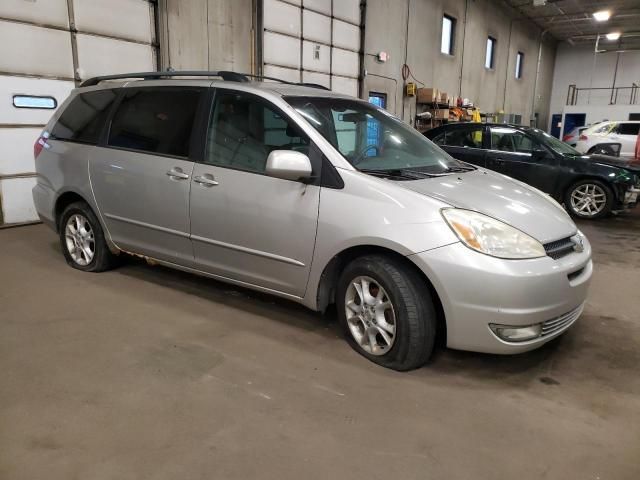 2004 Toyota Sienna XLE