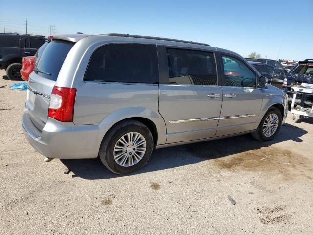 2015 Chrysler Town & Country Touring L