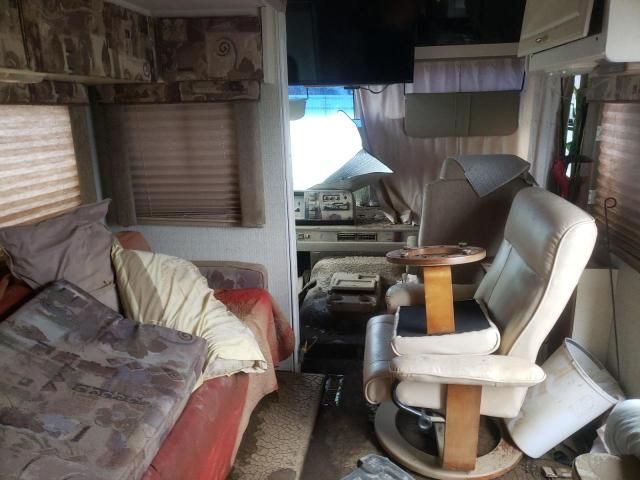 1997 Winnebago 1997 Chevrolet P30