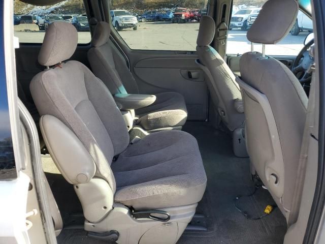 2003 Chrysler Town & Country LX