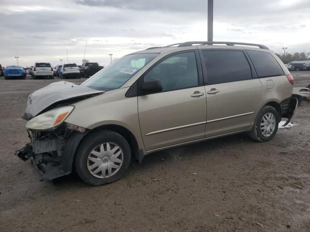 2004 Toyota Sienna CE