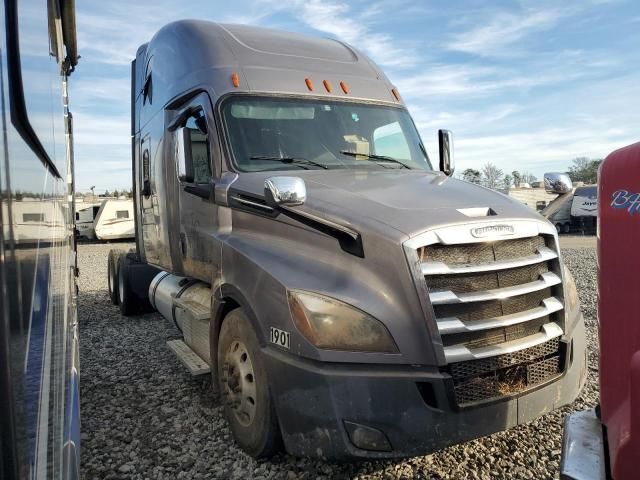 2019 Freightliner Cascadia 126