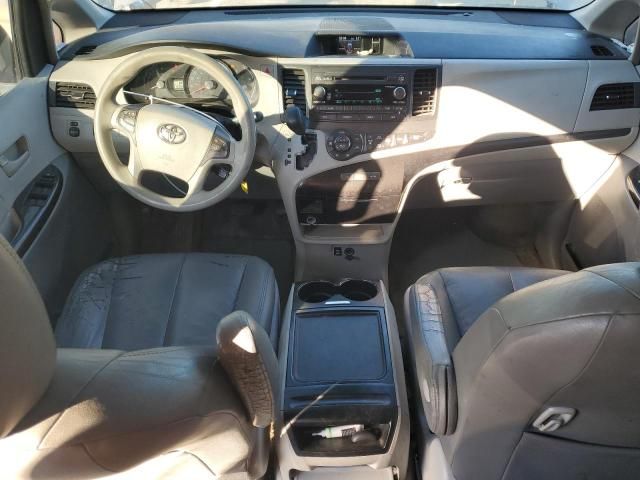 2013 Toyota Sienna LE