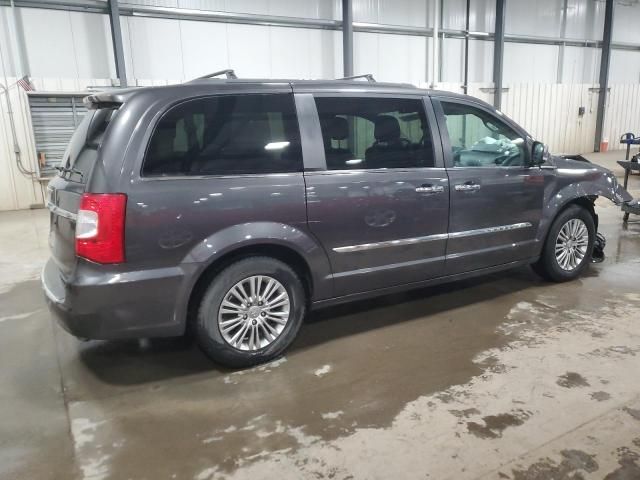 2015 Chrysler Town & Country Touring L