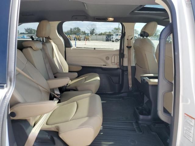 2021 Toyota Sienna XLE