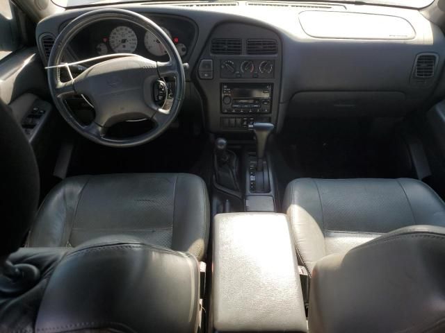 2000 Nissan Pathfinder LE