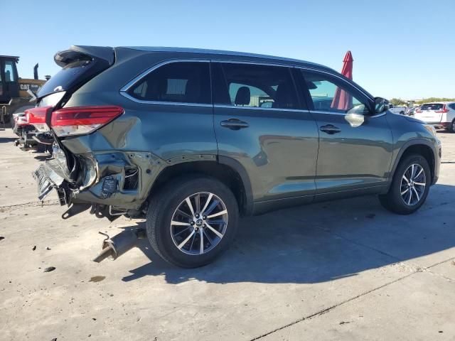 2017 Toyota Highlander SE