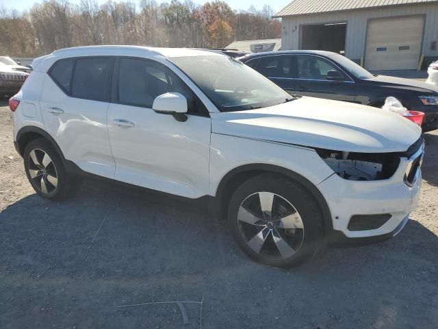 2019 Volvo XC40 T5 Momentum