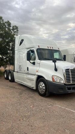 Clean Title Trucks for sale at auction: 2016 Freightliner Cascadia 125