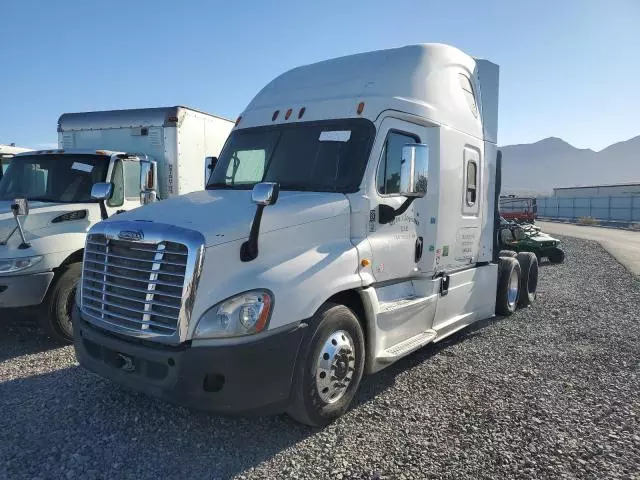 2015 Freightliner Cascadia 125