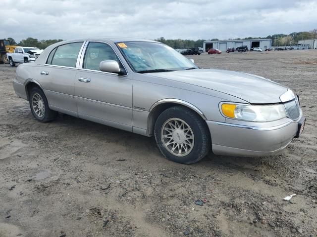 2000 Lincoln Town Car Signature