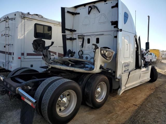 2013 Freightliner Cascadia 125