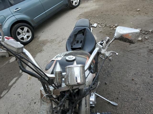 2005 Honda VT1100 C2