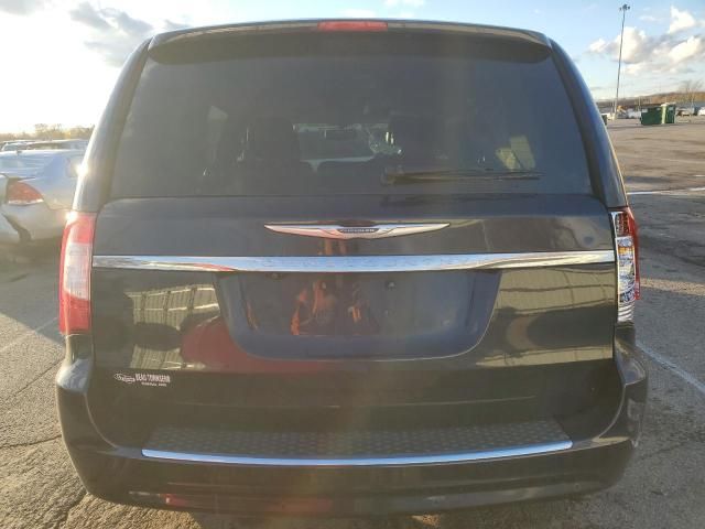 2014 Chrysler Town & Country Touring L