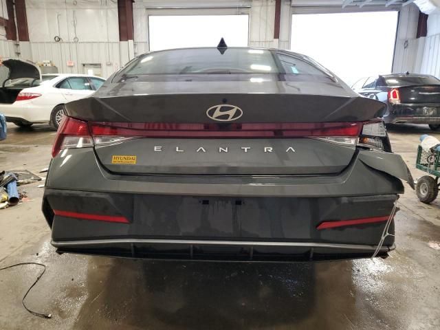 2024 Hyundai Elantra SE