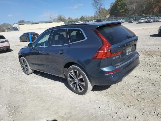 2022 Volvo XC60 B5 Momentum