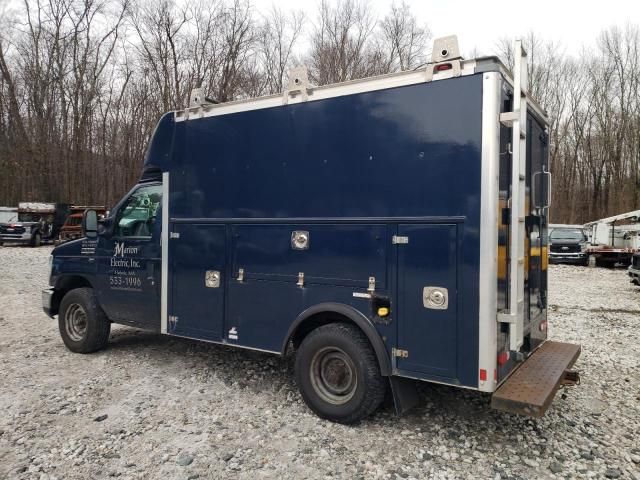 2018 Ford Econoline E350 Super Duty Cutaway Van