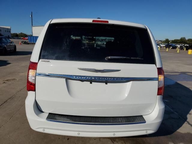 2016 Chrysler Town & Country Touring L