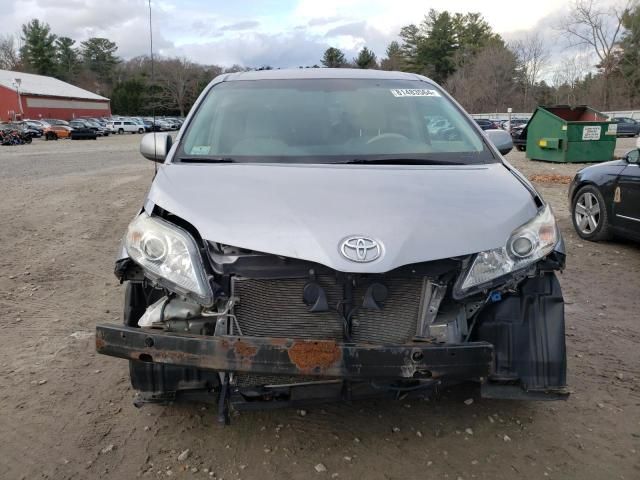 2011 Toyota Sienna LE