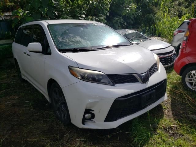 2019 Toyota Sienna SE