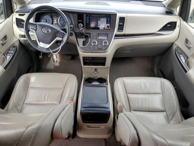 2016 Toyota Sienna XLE