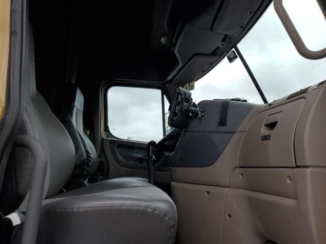 2015 Freightliner Cascadia 125