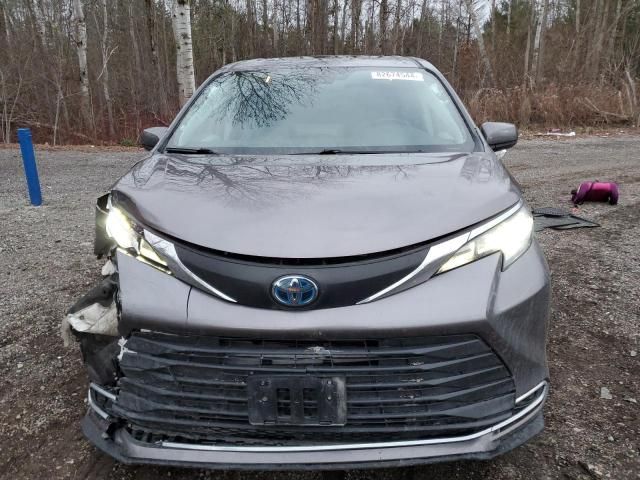 2021 Toyota Sienna LE