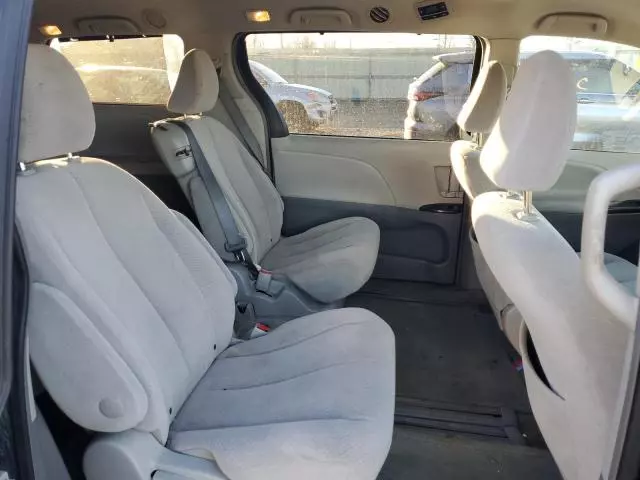 2013 Toyota Sienna LE