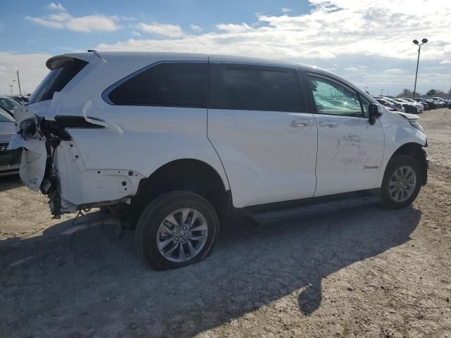 2024 Toyota Sienna LE