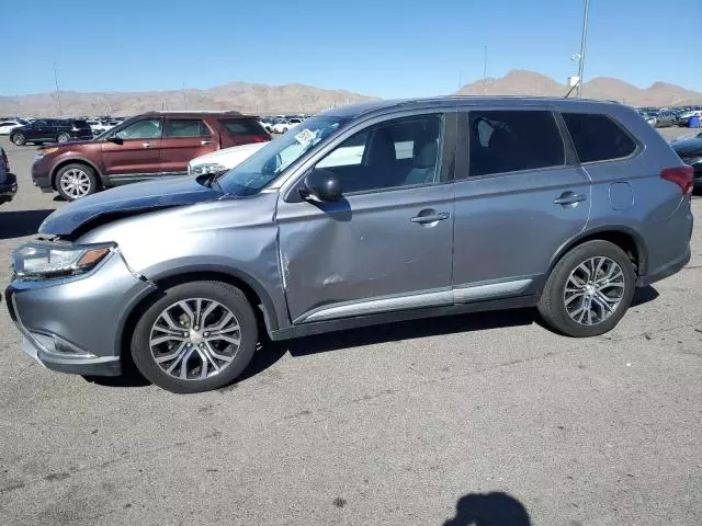 2016 Mitsubishi Outlander ES