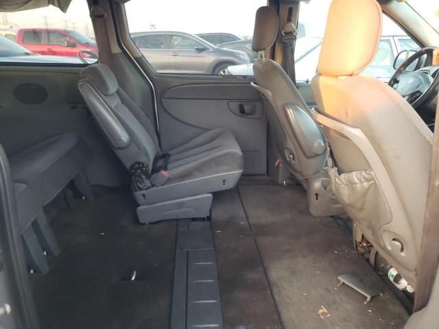 2005 Dodge Grand Caravan SE