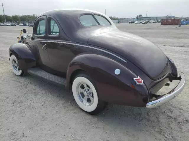 1940 Ford Deluxe