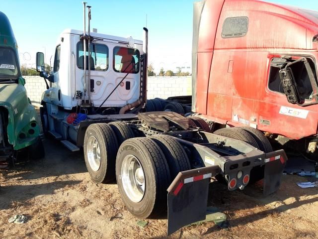 2011 Freightliner Cascadia 125