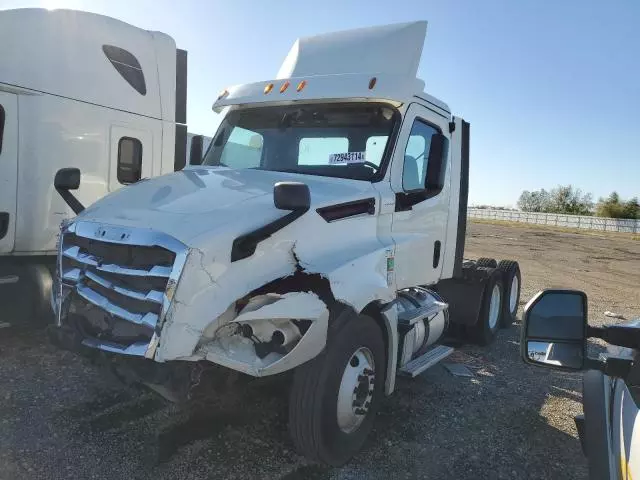 2018 Freightliner Cascadia 126