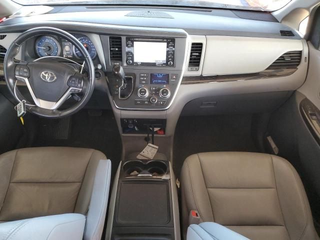 2018 Toyota Sienna XLE