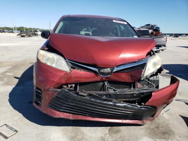 2018 Toyota Sienna LE