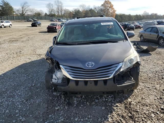 2017 Toyota Sienna XLE