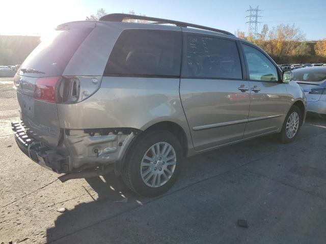 2010 Toyota Sienna XLE