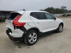 2022 Volvo XC40 T5 Momentum